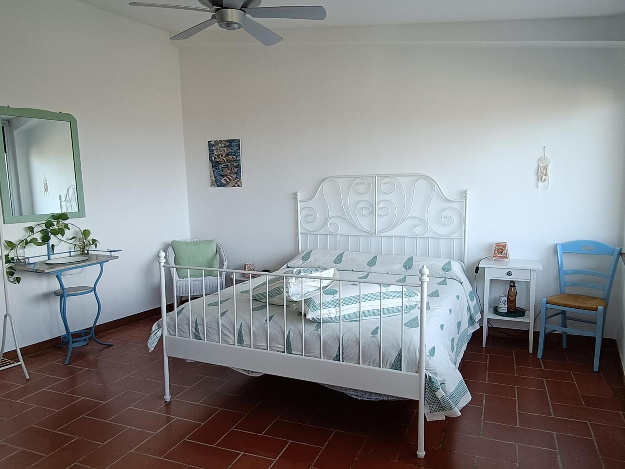 Le Finestre Sul Mare Bed and Breakfast Conversano Rum bild