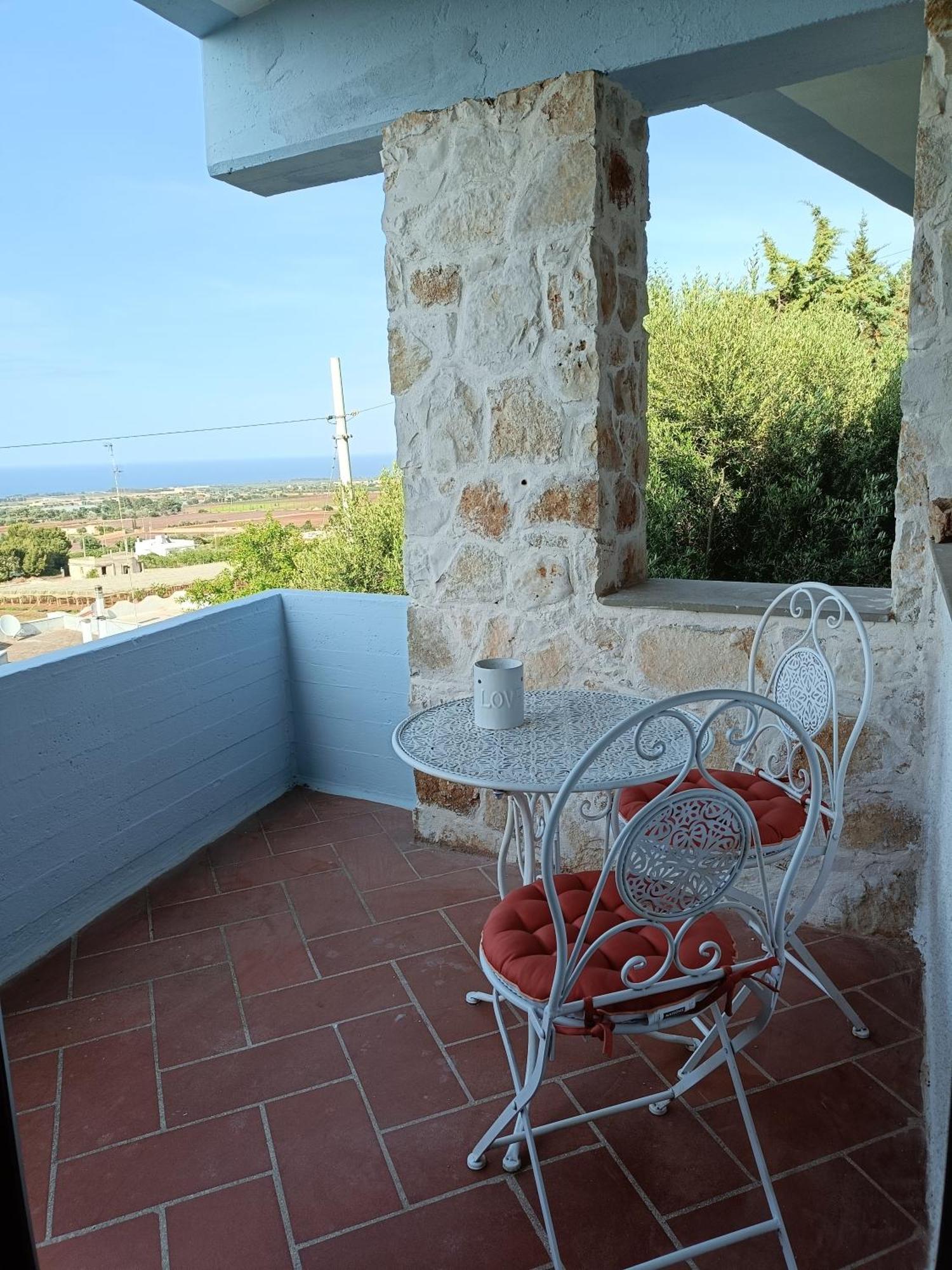 Le Finestre Sul Mare Bed and Breakfast Conversano Rum bild